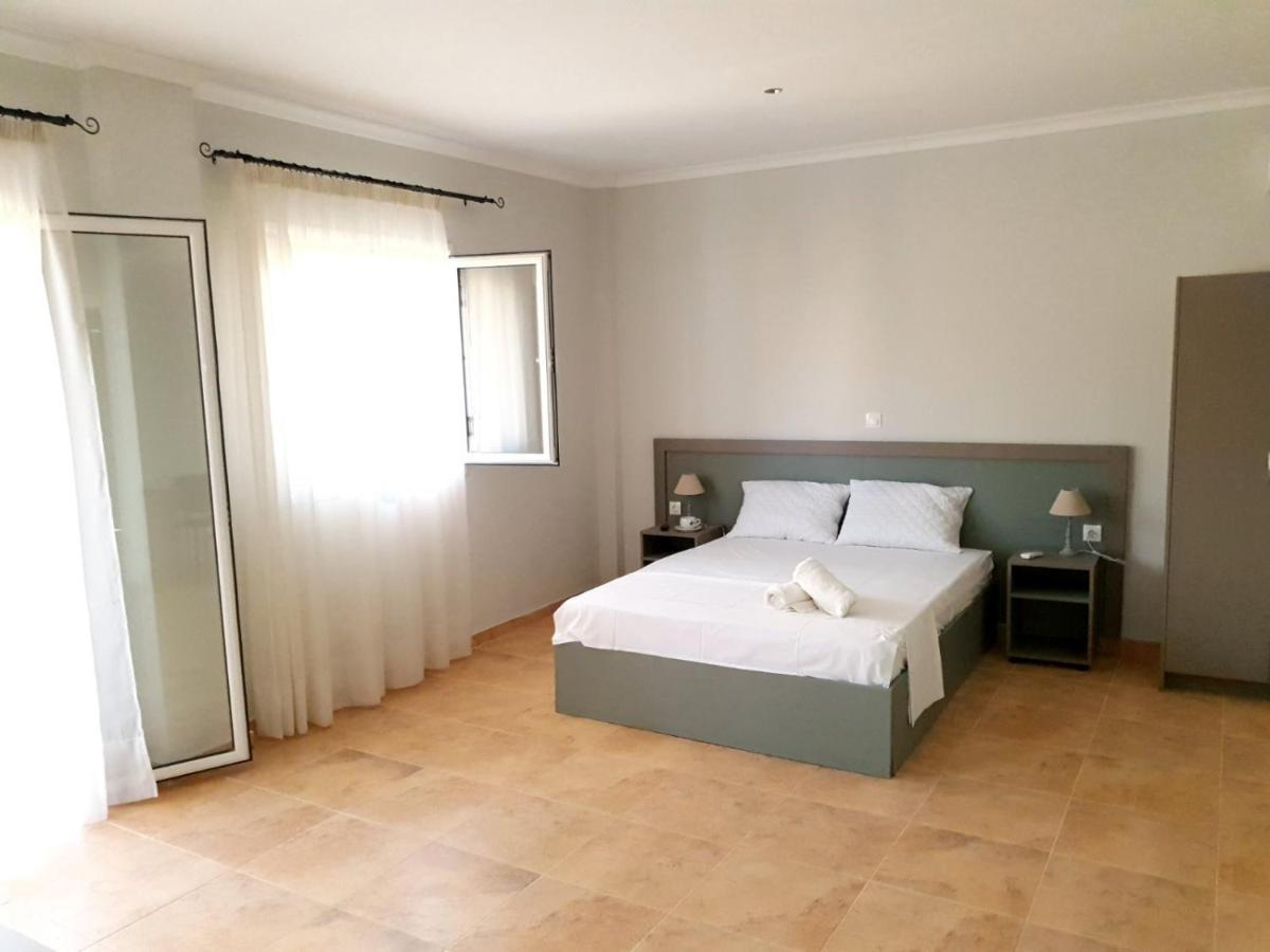 Nuevo Vista Bed & Breakfast กาวอส ภายนอก รูปภาพ