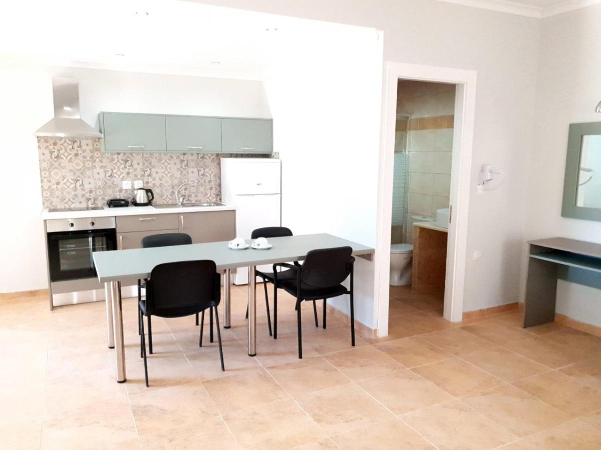 Nuevo Vista Bed & Breakfast กาวอส ภายนอก รูปภาพ
