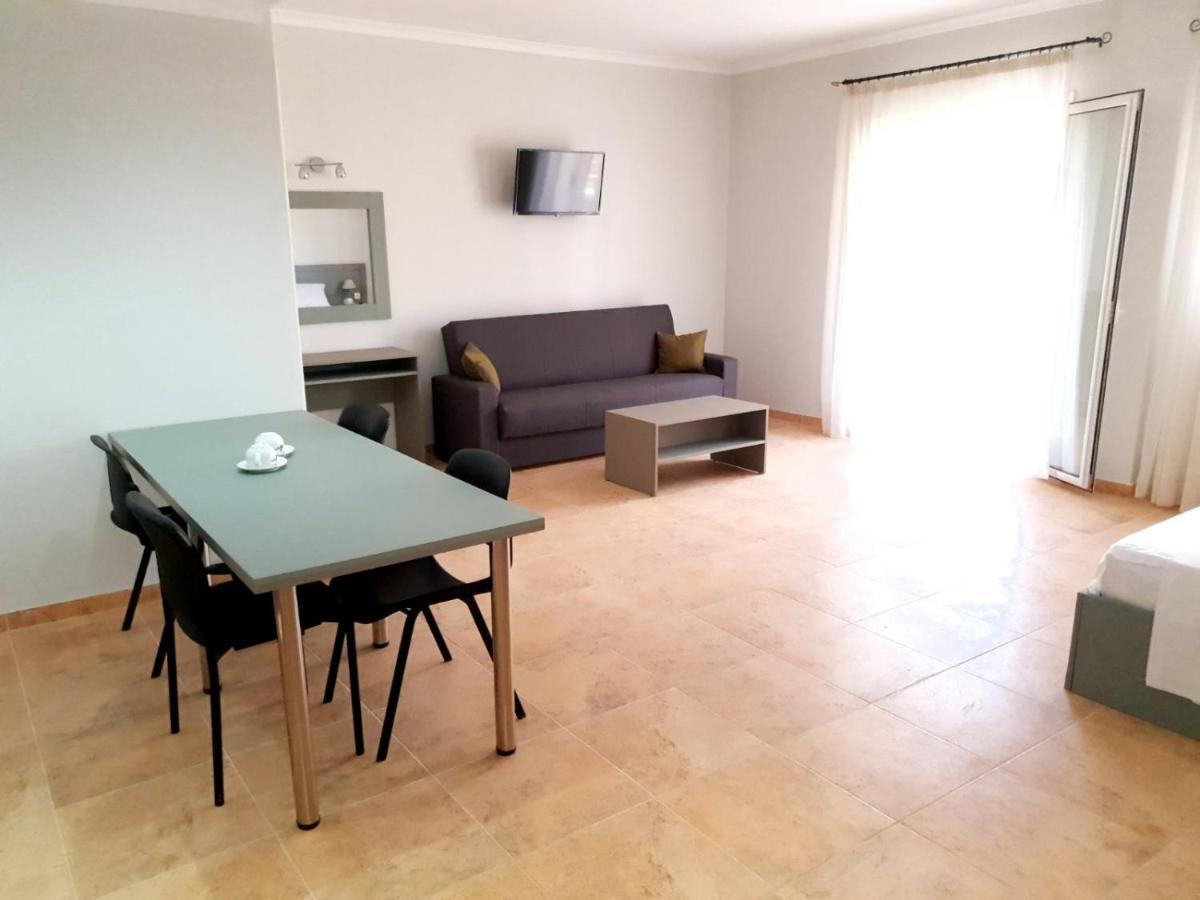 Nuevo Vista Bed & Breakfast กาวอส ภายนอก รูปภาพ
